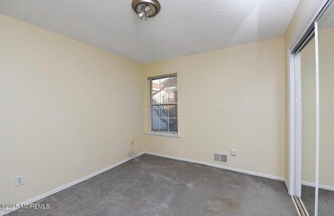 Building Photo - 48 Tulip Ln
