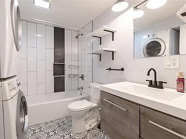 Building Photo - 3814 Wayne Ave