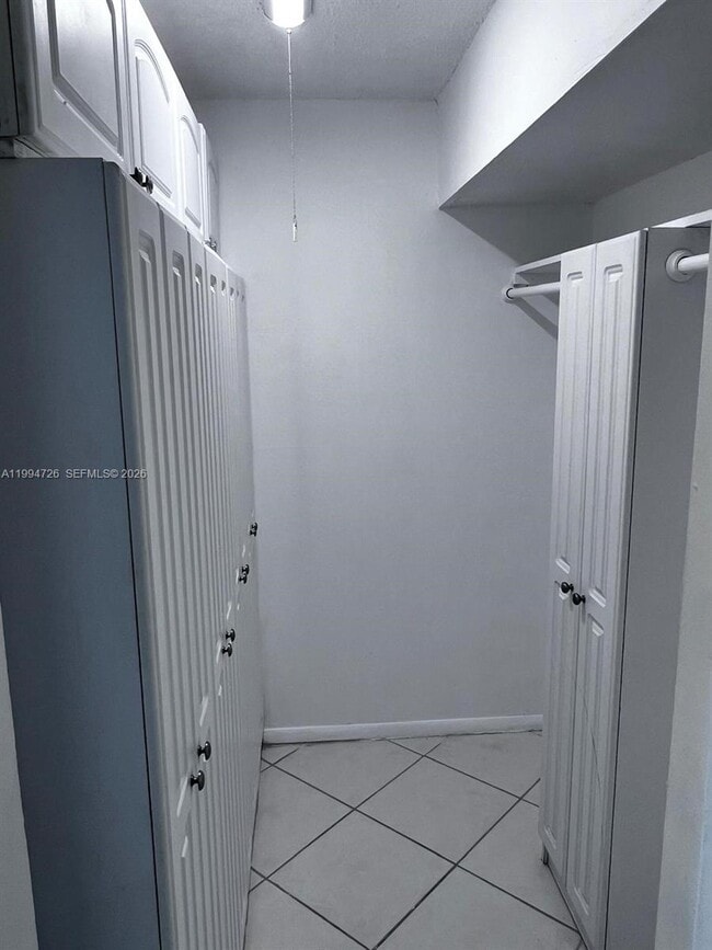 Building Photo - 109 SW 1st Ave