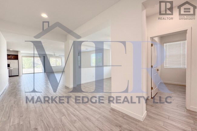 Building Photo - 2Bed/2Bath Gated Turnkey Home in Wickenburg! Ready for Immediate Move-In! -- 4 CAR GARAGE!