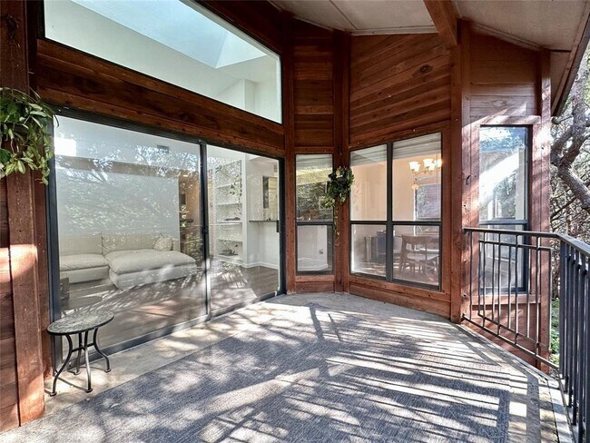 Building Photo - 4711 Spicewood Springs Rd