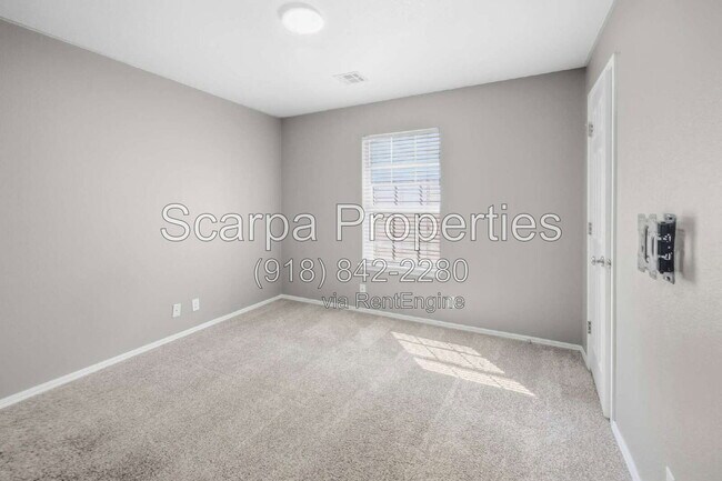 Building Photo - 9311 E 95th Pl