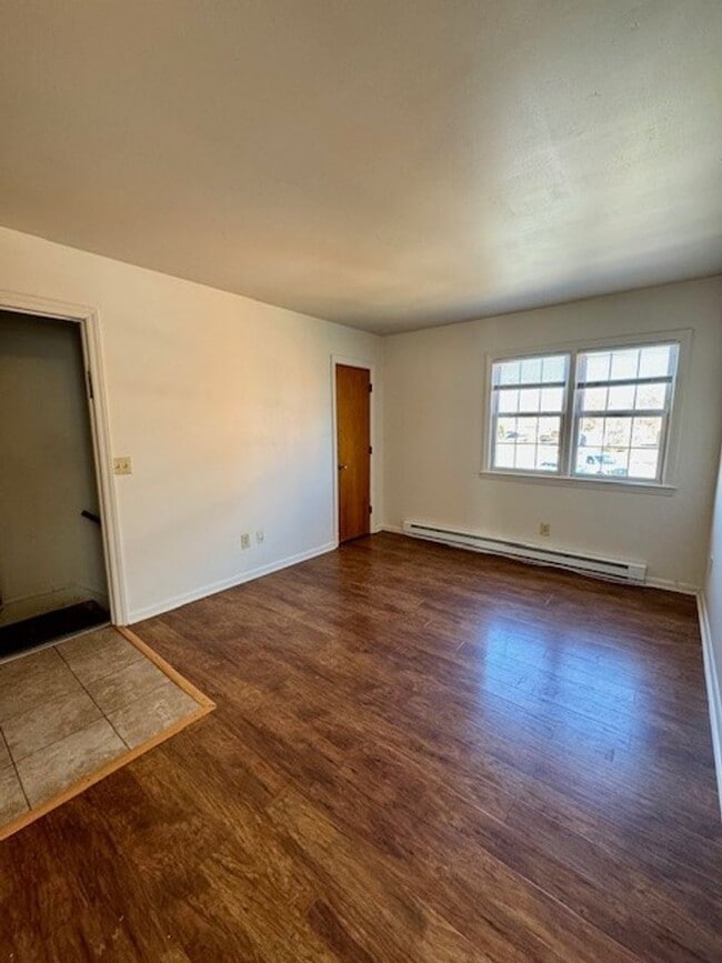 Building Photo - Two Bedroom Apartment for Rent