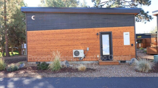 Building Photo - 61304 SE Wizard Ln