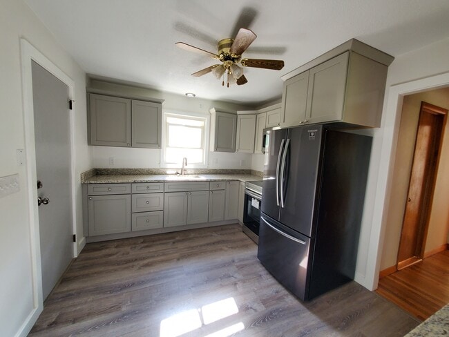 Building Photo - 1 Avon Dr