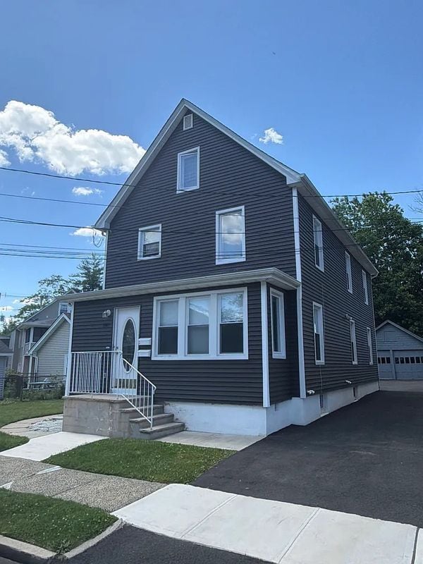 Building Photo - 107 Winslow Pl