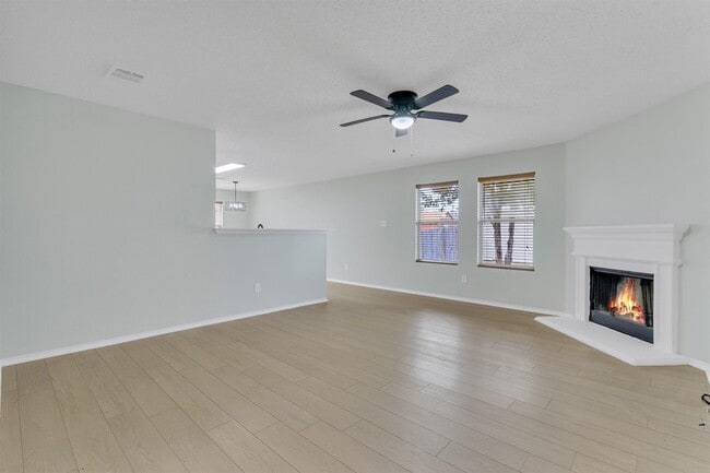 Building Photo - 131 Sandlewood Dr