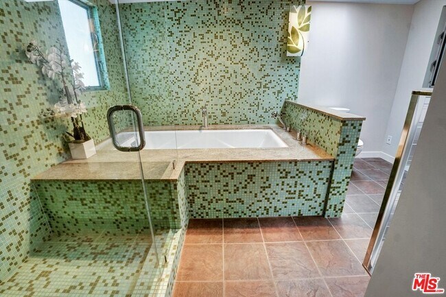 Building Photo - 2755 Carmar Dr