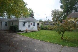 Building Photo - 1033 La Salle