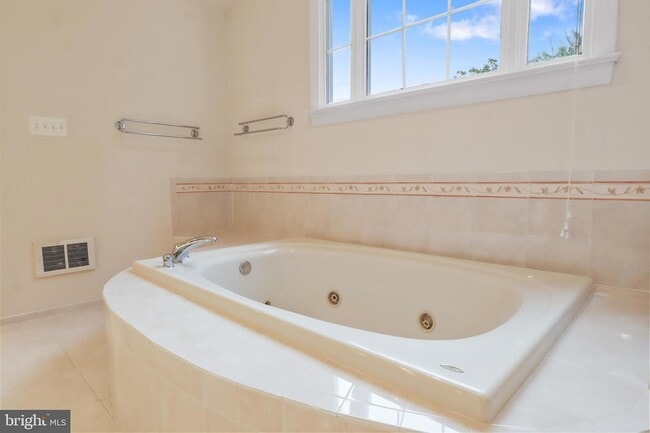 Building Photo - 13309 Big Cedar Ln