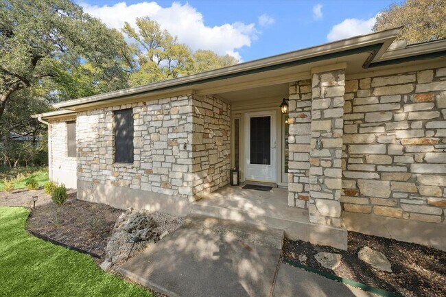 Building Photo - 10319 Old Manchaca Rd