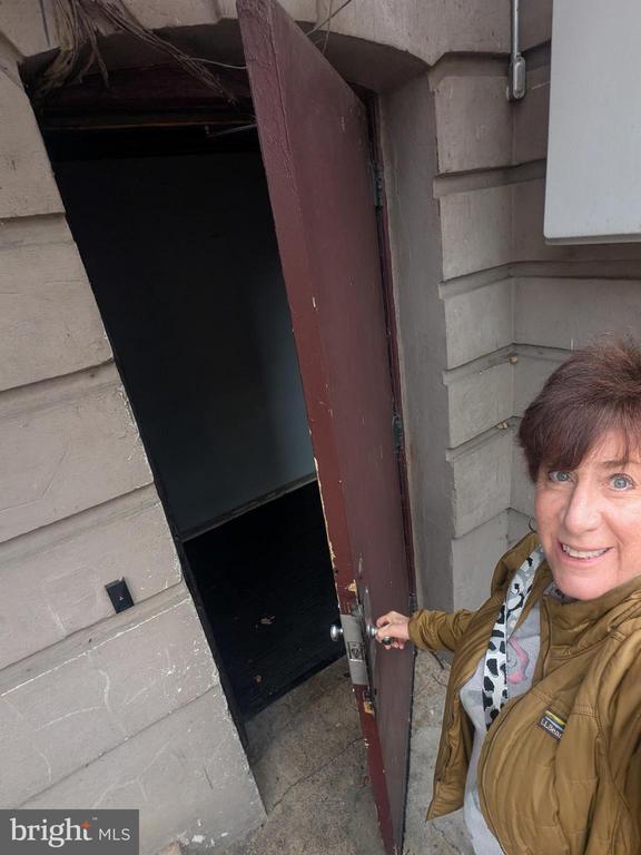 Building Photo - 1332 15th St NW