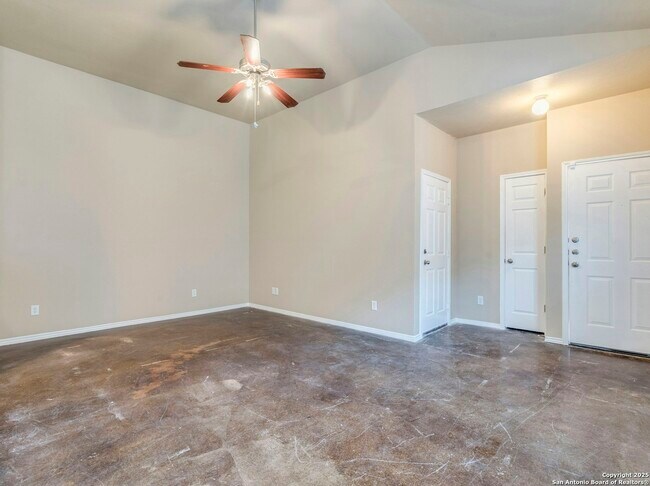 Building Photo - 5723 Golf Heights