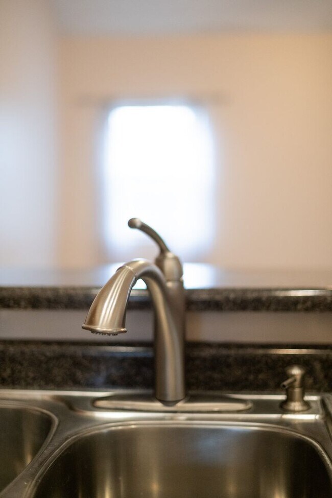 Building Photo - 3 bedroom / 2 bathroom Duplex for rent in Hobart