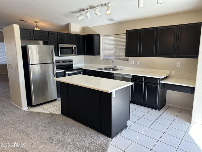 Building Photo - 3057 W Cat Balue Dr