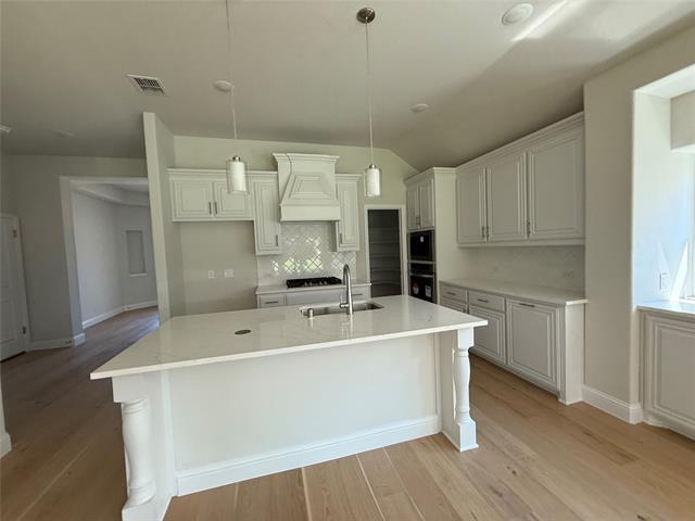Building Photo - 302 Kettlewood Dr