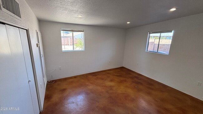 Building Photo - 5548 N 12th Ave