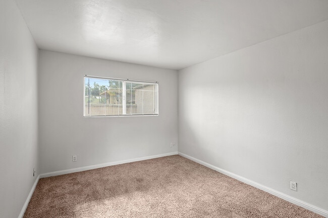 Building Photo - 1280 W Main St