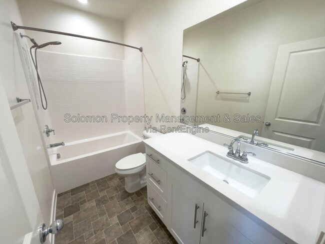 Building Photo - 4148 Sitio Cielo