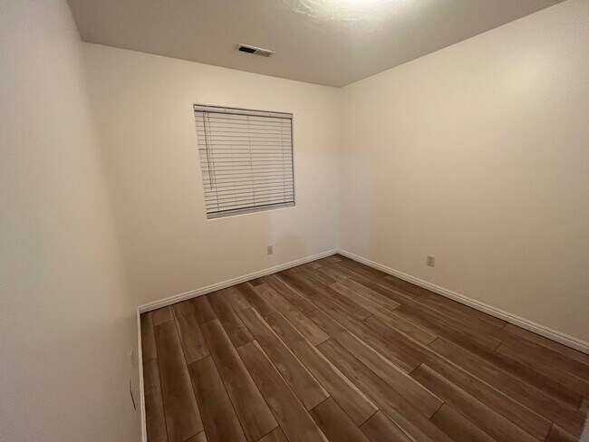 Building Photo - 1735 W 540 N