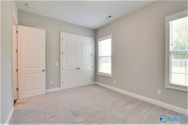 Building Photo - 330 Merrydale Dr