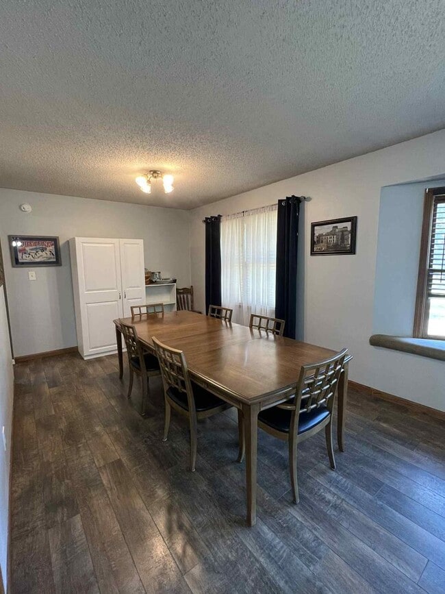 Building Photo - COMING SOON: MOVE IN SPECIAL: HALF OFF FIR...