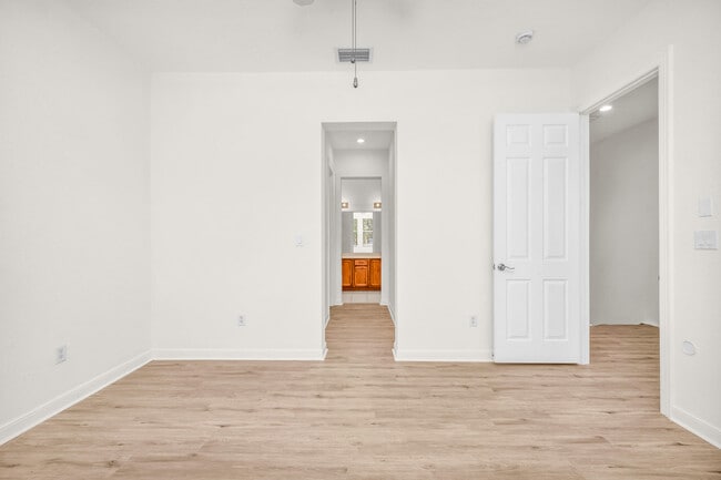 Building Photo - 650 Pacific Grove Dr