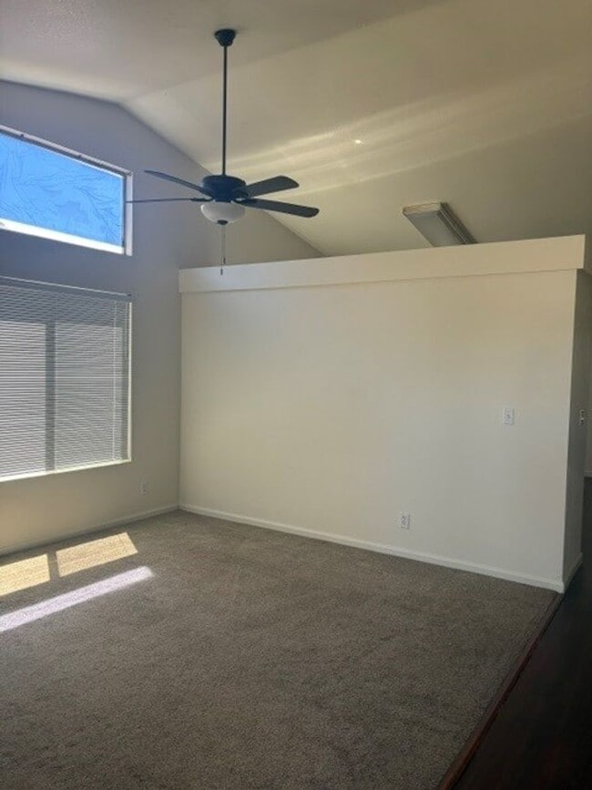 Building Photo - 4 Bedroom/2 Bath Home in the Northwest - $2395 Per Month!