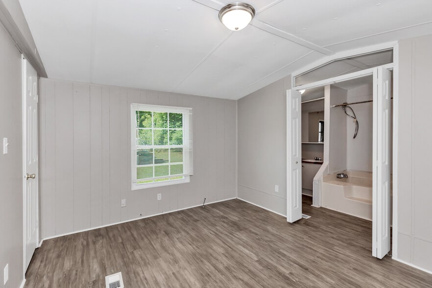 Building Photo - 2303 Highway 20