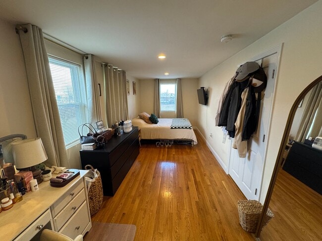 Building Photo - 220 Middlesex Ave