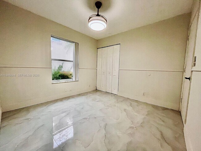 Building Photo - 1841 SW 176th Ave