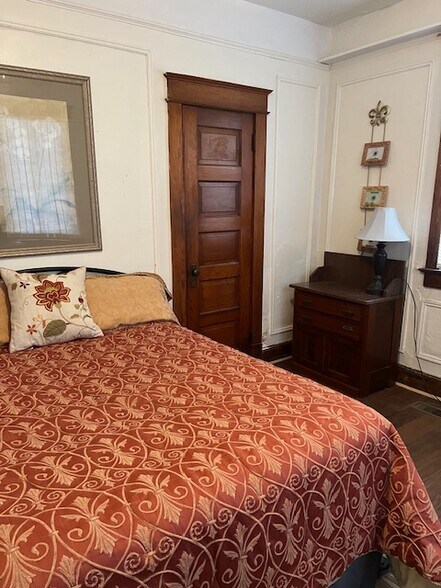 Kennedy Room-Handicapped Accessibler - 3802 Oliver St