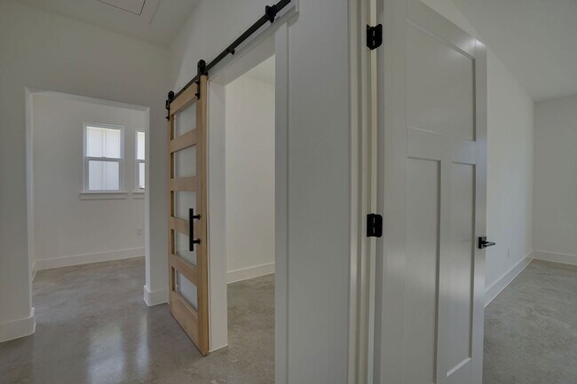 Building Photo - 106 Cardinal Wds