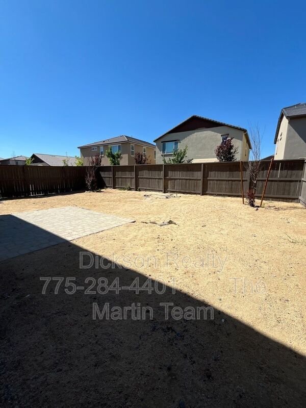 Building Photo - 1982 Maradona Dr