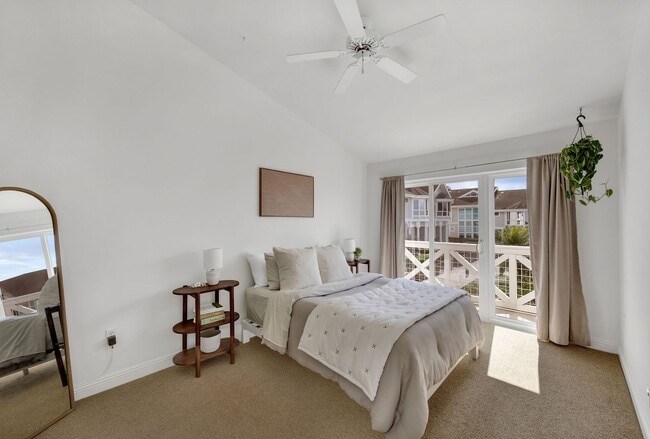 Building Photo - Spacious Upcountry Townhome with Ocean Vie...