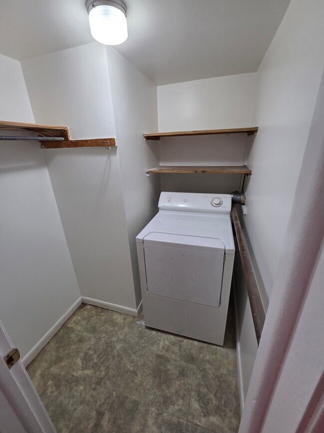 Building Photo - 1122-1124 Seventh Ave