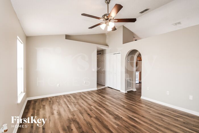 Building Photo - 6565 Gentle Oaks Dr
