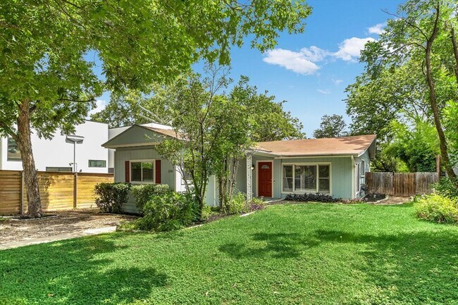 Building Photo - 208 Braeswood Rd
