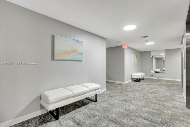 Building Photo - 20100 W Country Club Dr