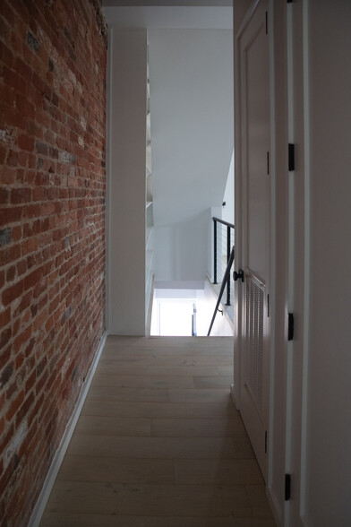 Building Photo - 1451 Maryland Ave NE