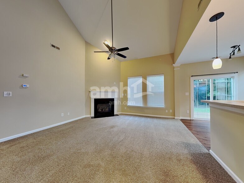 Building Photo - 1606 Hayesville Dr