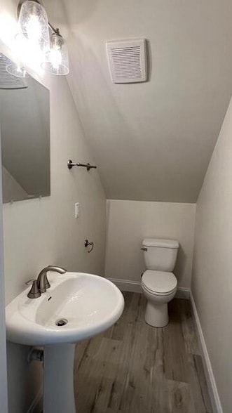 Building Photo - 1915 Cypress Ln