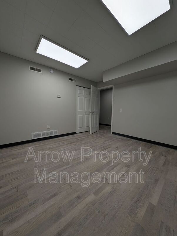 Building Photo - 407 H St