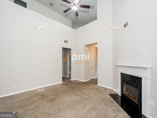 Building Photo - 3654 Madison St