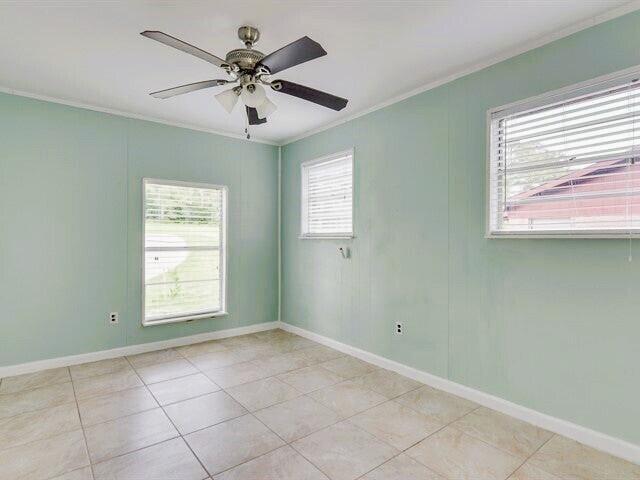 Building Photo - 2824 Meadowbrook Dr