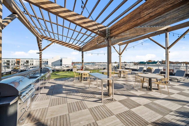 Rooftop Grill Area - SoNo 19Day