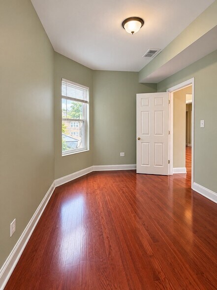 Building Photo - 4852 W Rice St