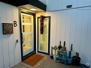 Building Photo - 1308 Matthews Ln