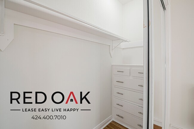 Building Photo - 1056 Normandie Ave