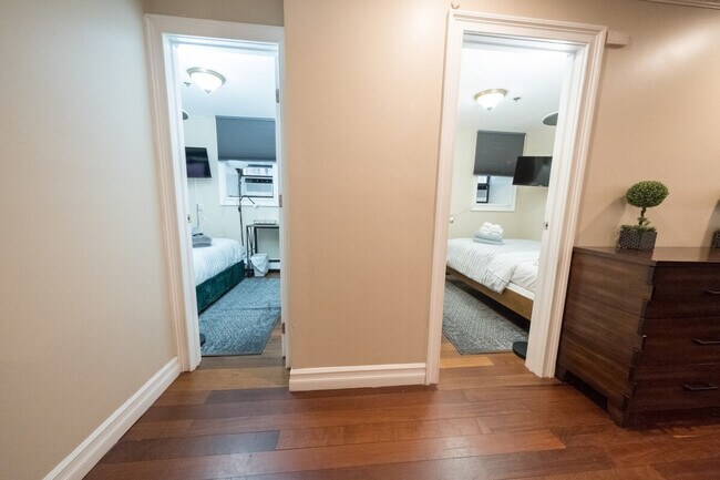 Building Photo - 65 W 107th St